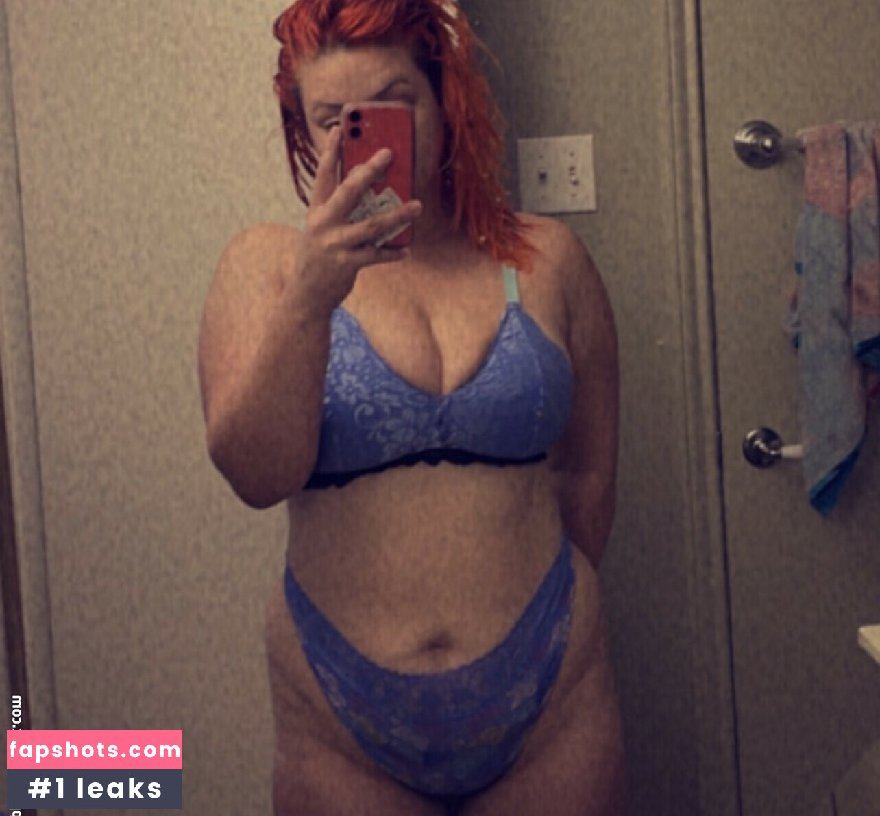 Lilmami303 gallery photo #3