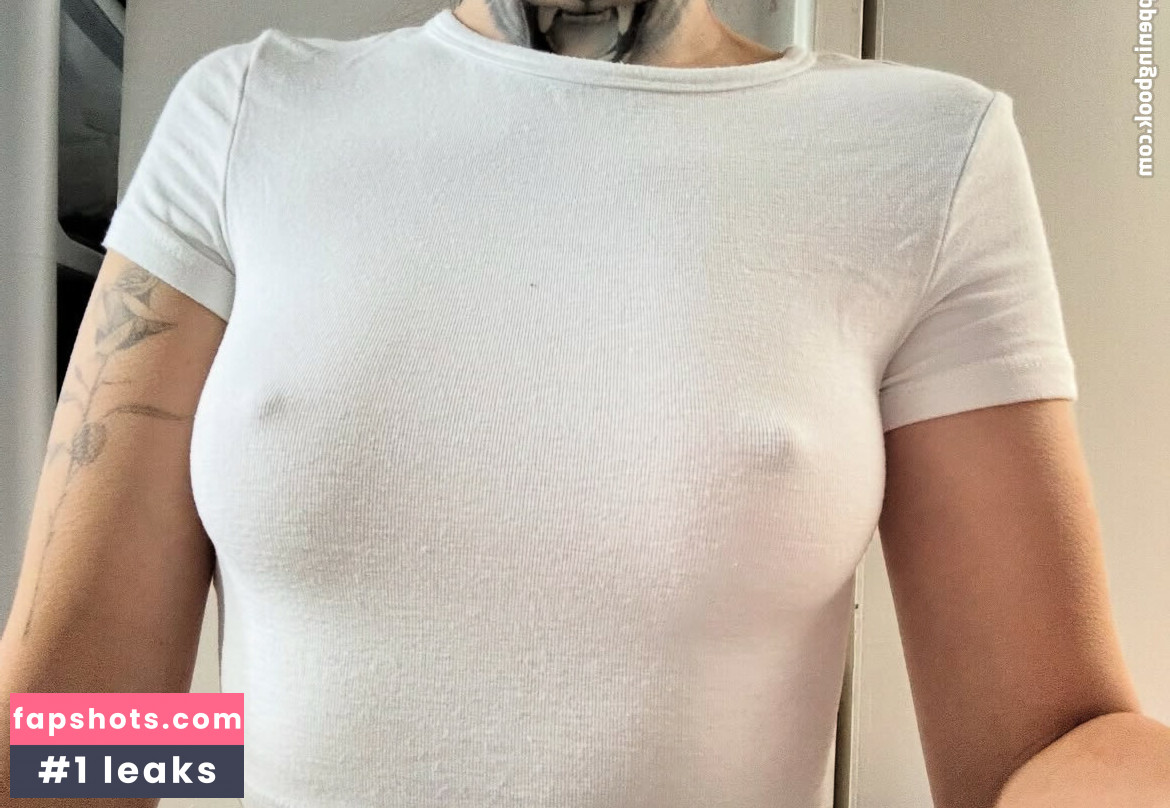 LilMiss_Clo gallery photo #9