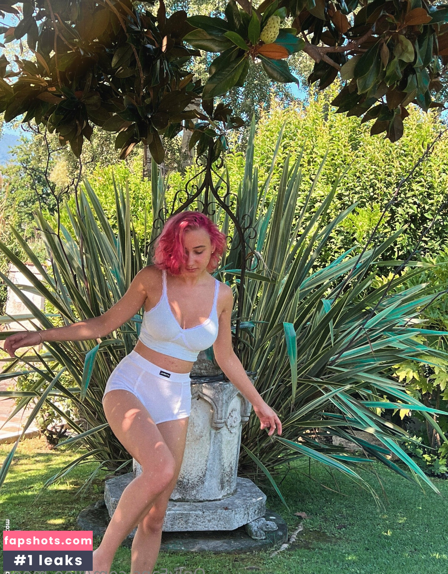 liloo_moon Nude Leaks OnlyFans Photos #5 - LeakJerk