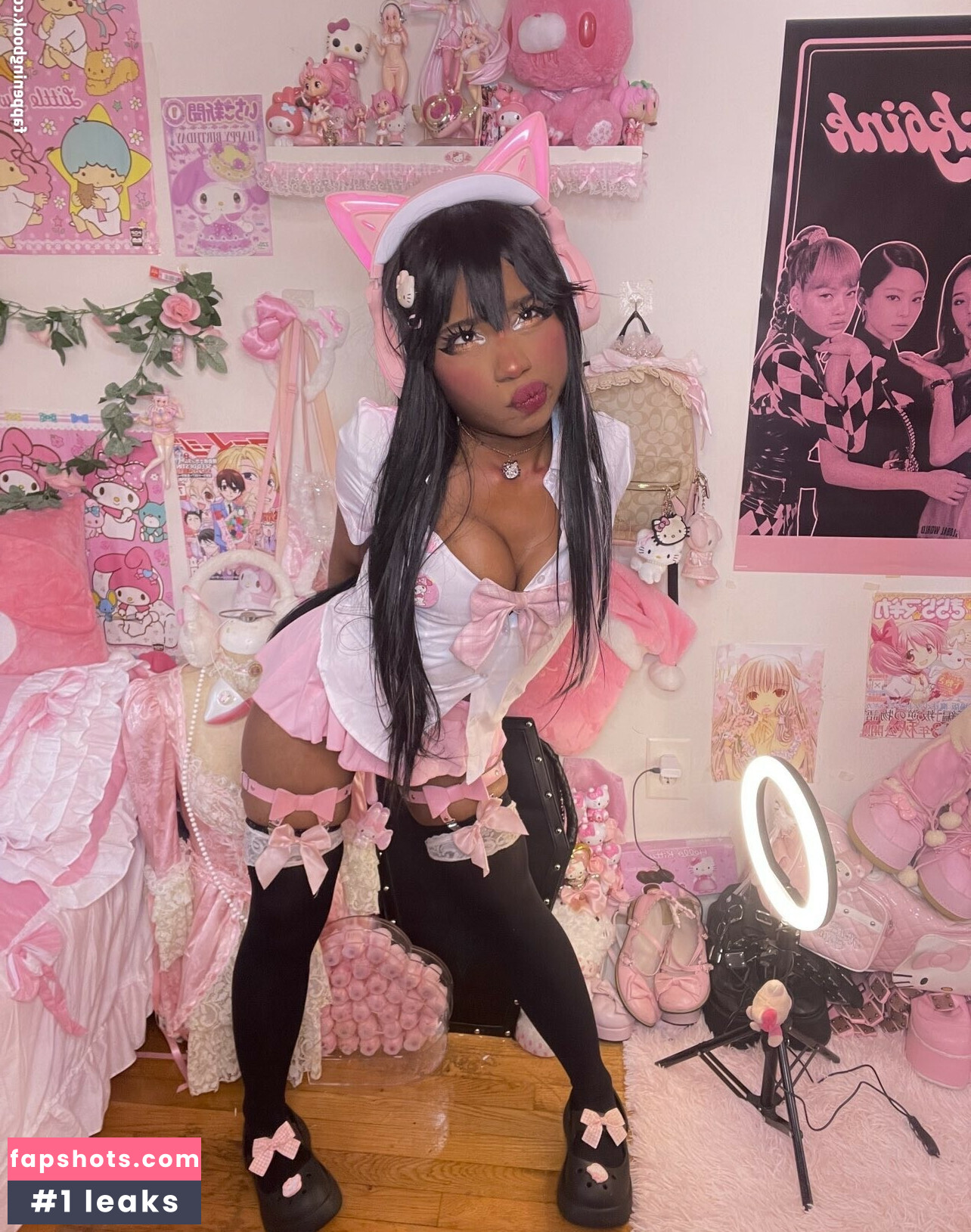 Lilrawrs gallery photo #4