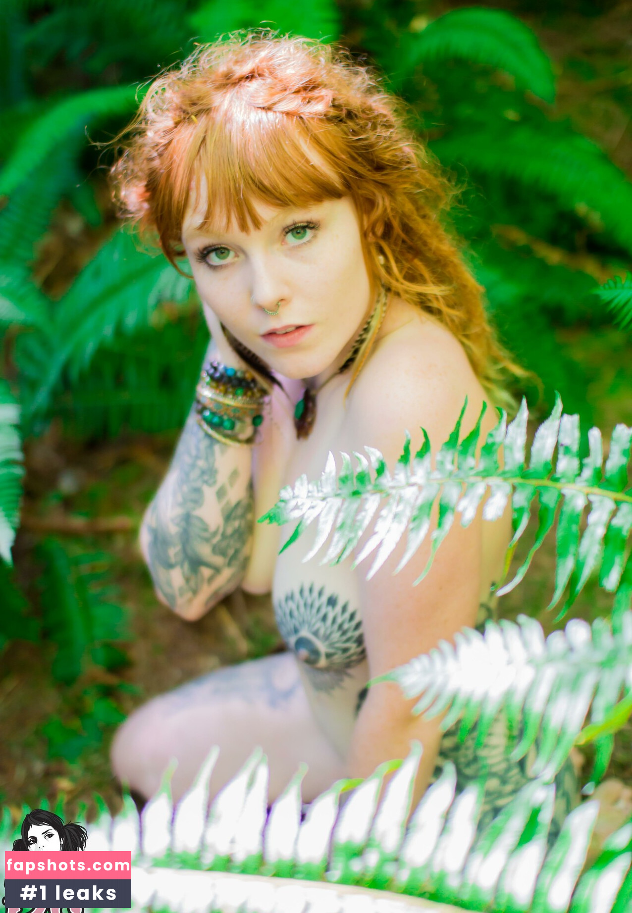 Lilredfoxx gallery photo #2