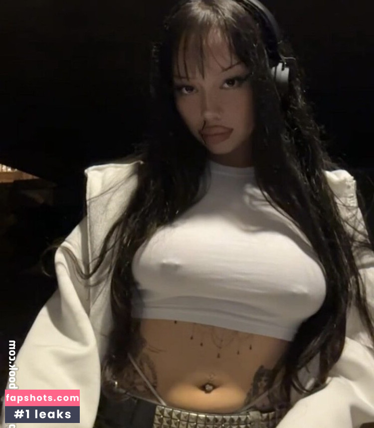 Lilsusi nude babe gallery