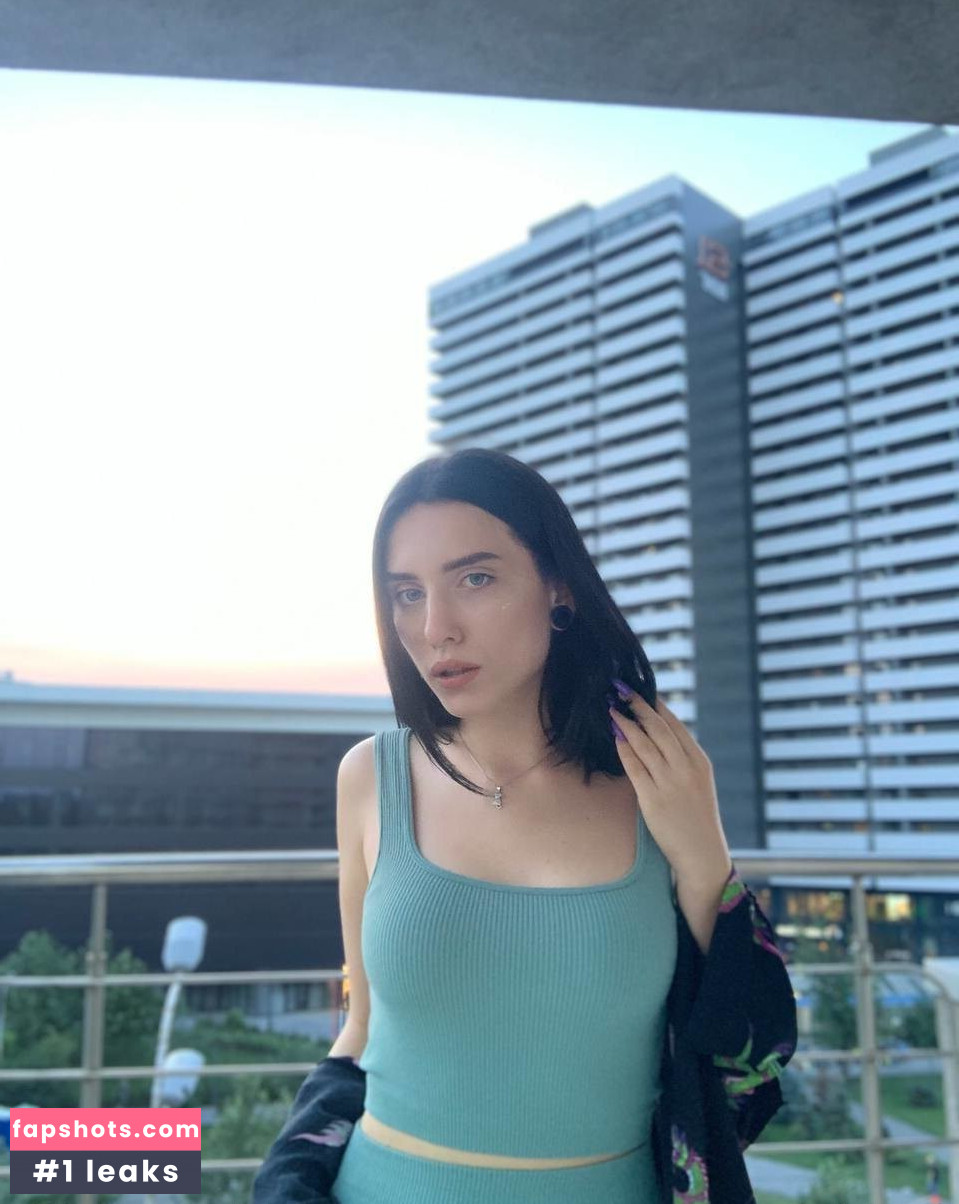 Lilu Miller gallery photo #19