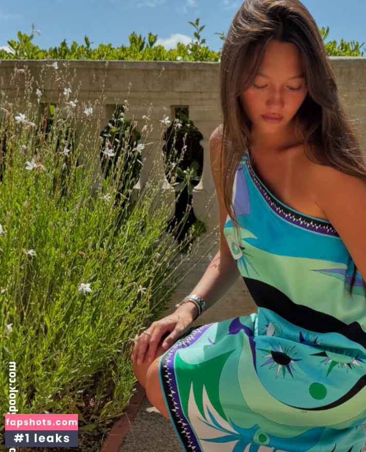 Lily Chee gallery photo #24