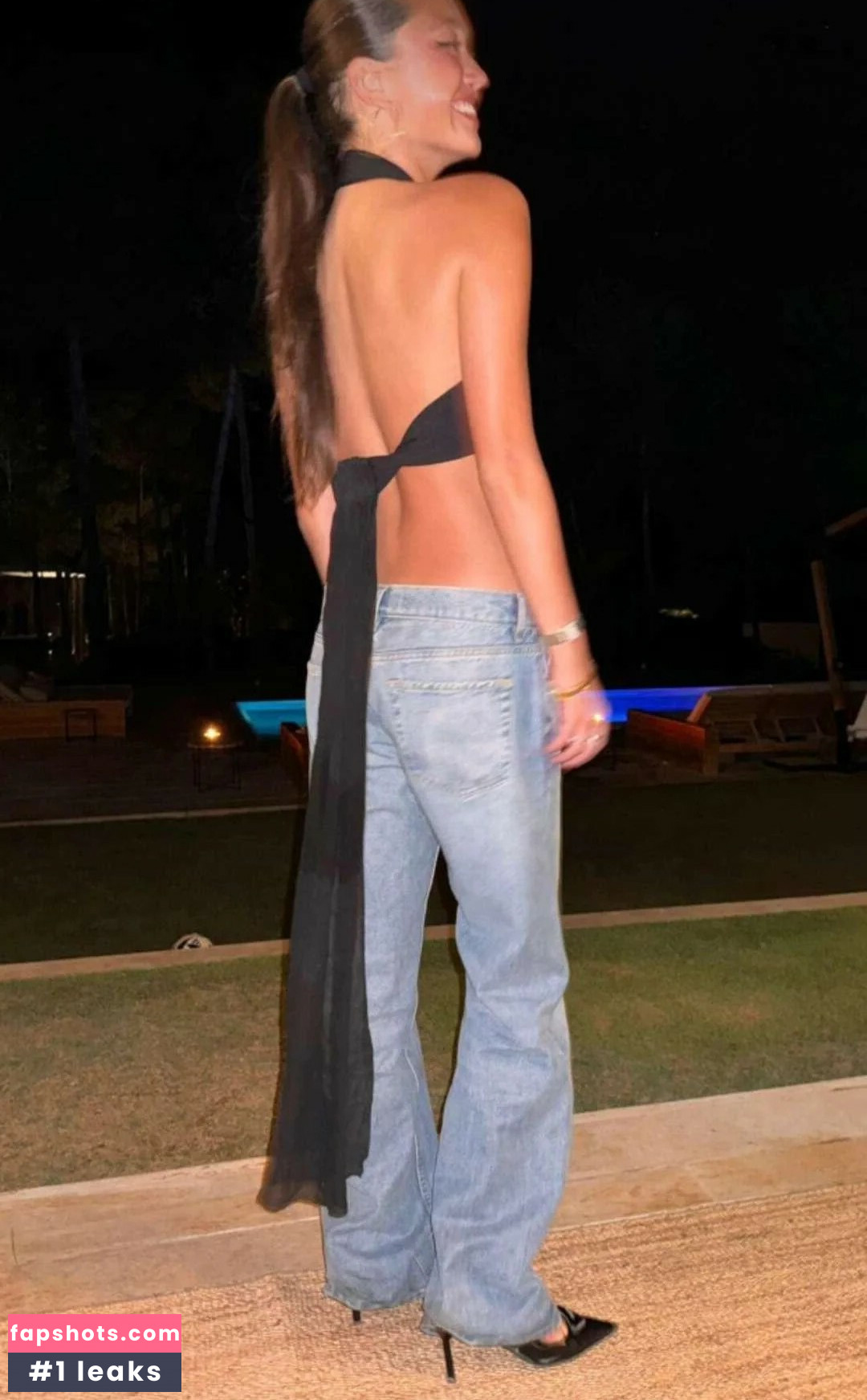 Lily Chee gallery photo #40