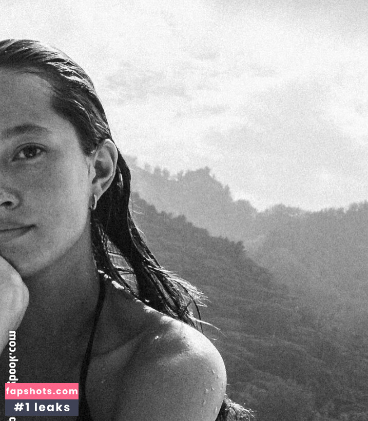 Lily Chee gallery photo #63