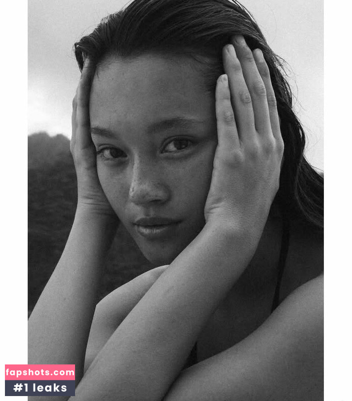 Lily Chee gallery photo #65