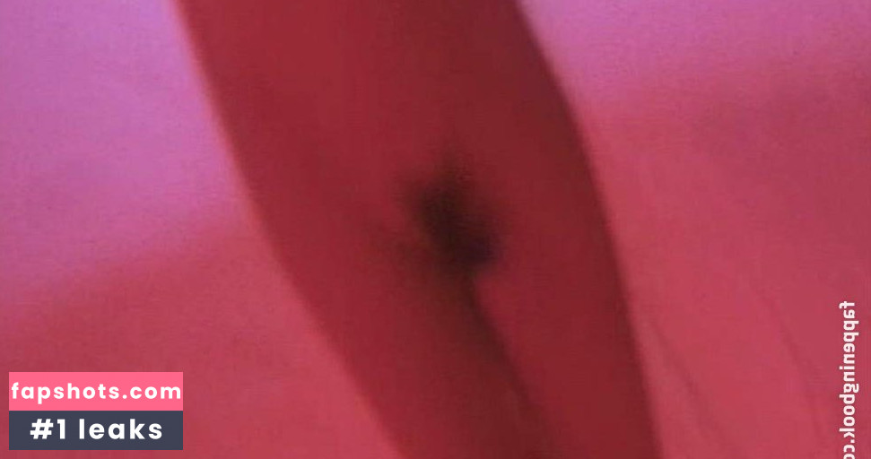 Lily Chung nude babe gallery