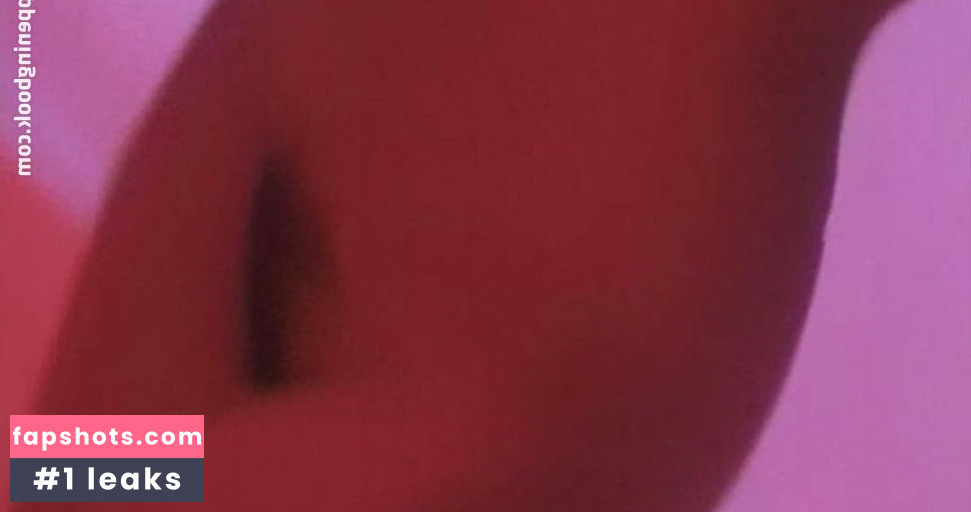 Lily Chung gallery photo #3