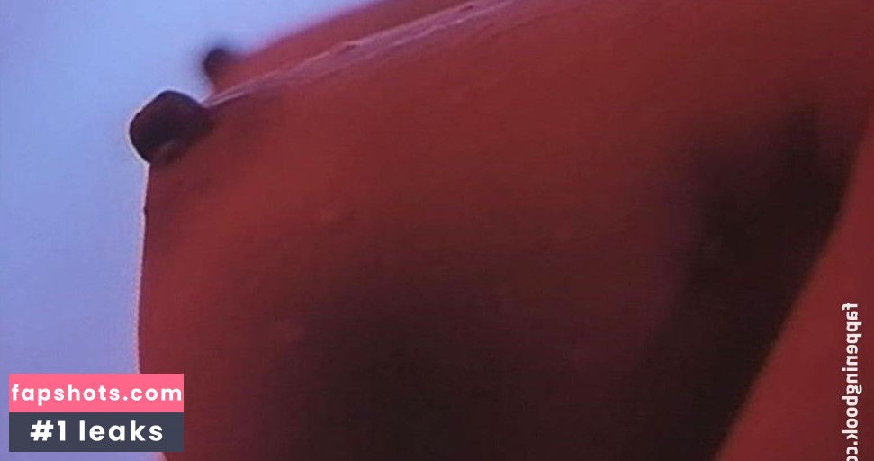 Lily Chung gallery photo #4