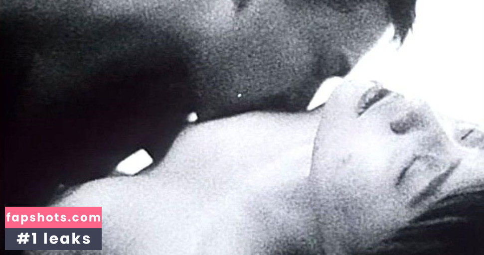 Lily Chung gallery photo #7