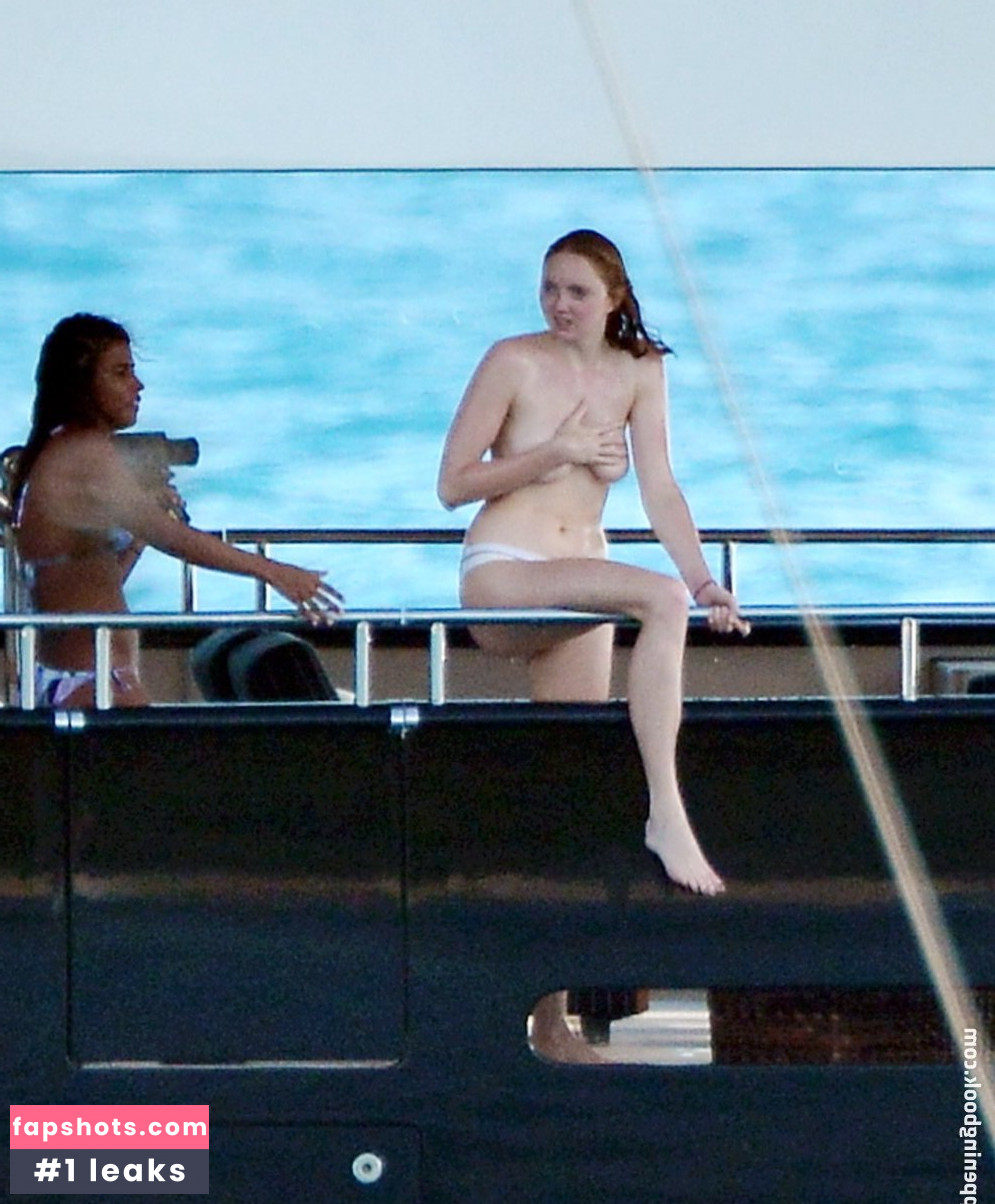 Lily Cole Filtración Desnuda OnlyFans Foto #111 - Fapshots