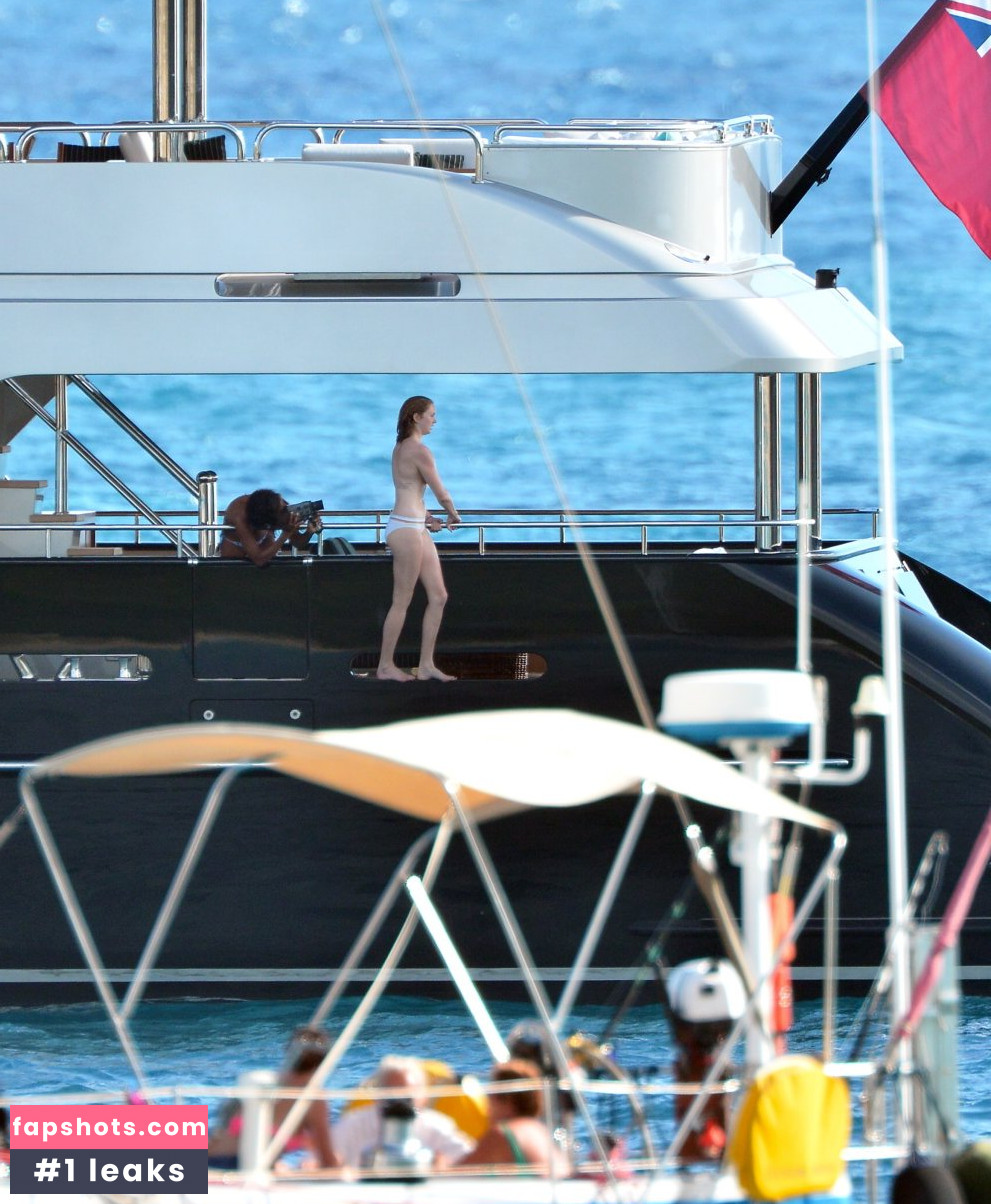 Lily Cole Filtración Desnuda OnlyFans Foto #113 - Fapshots