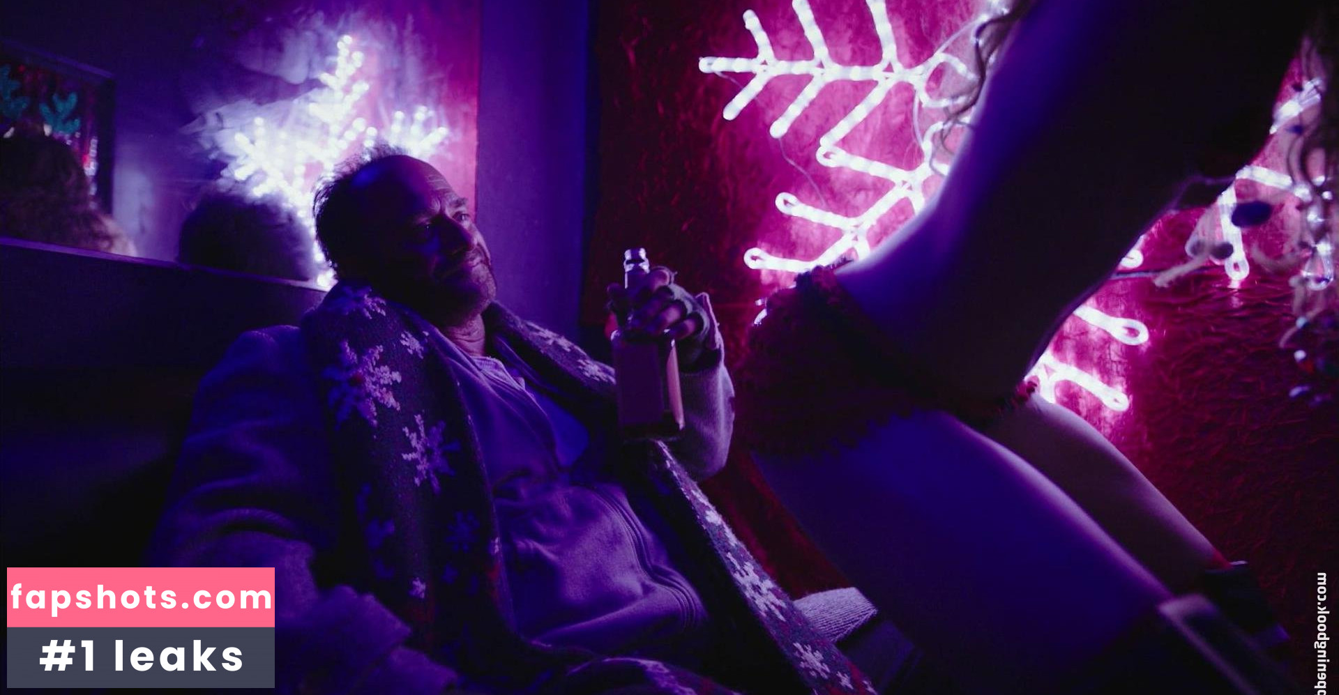 Lily Davis gallery photo #2