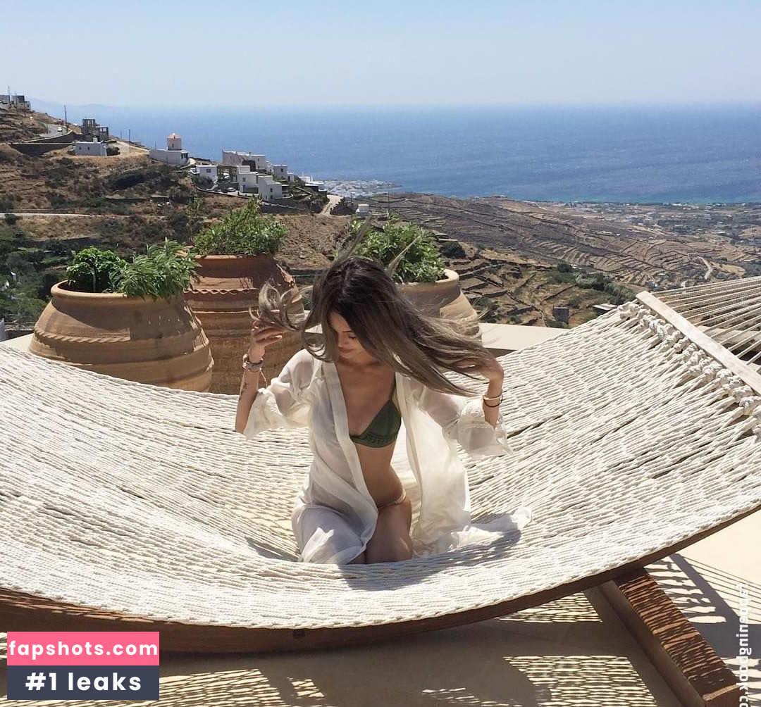 Lily Maymac gallery photo #40