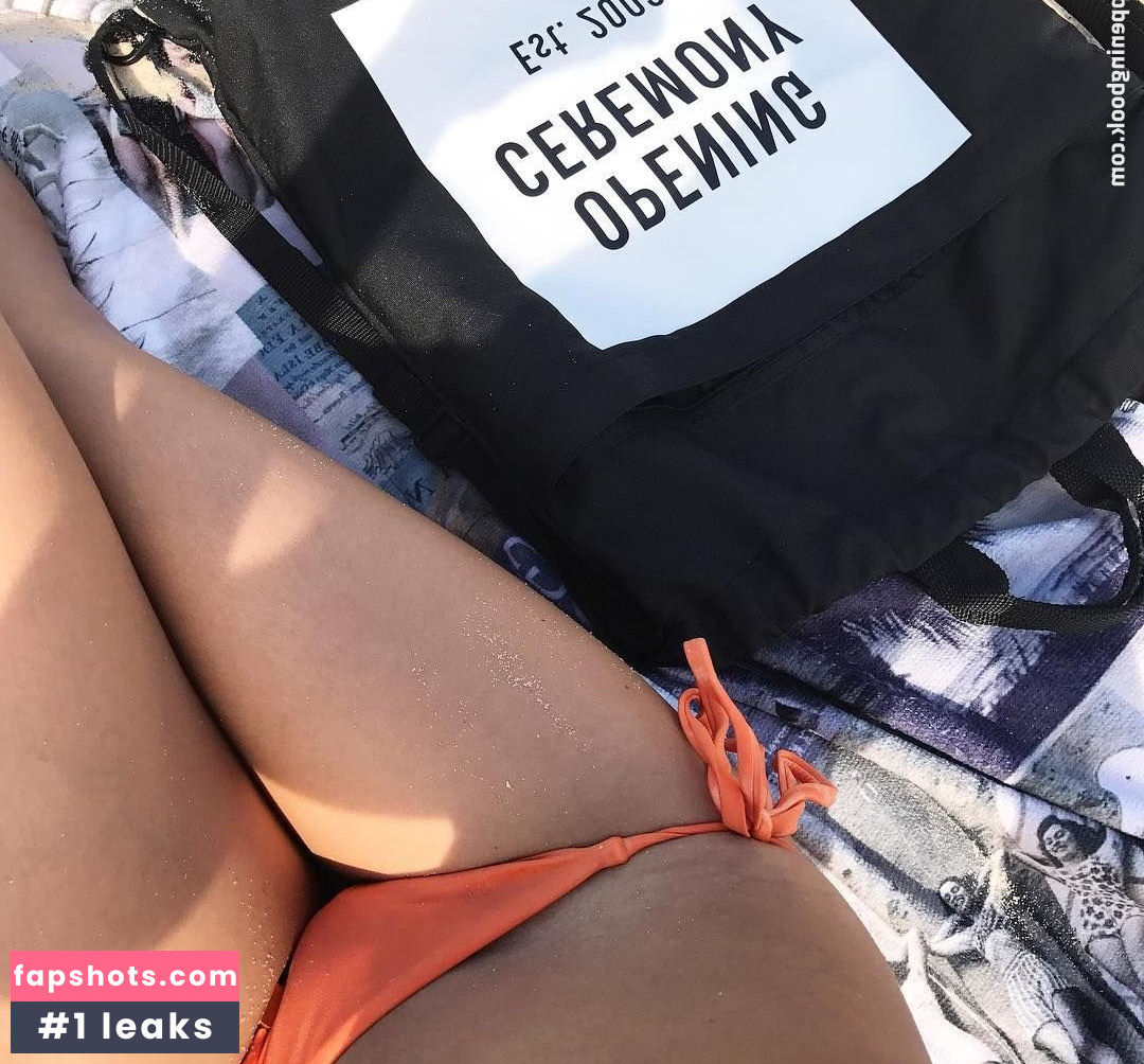 Lily Maymac gallery photo #48