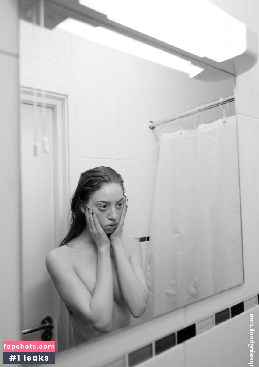 Lily Newmark Nude Leaks OnlyFans Photos #11 - LeakJerk