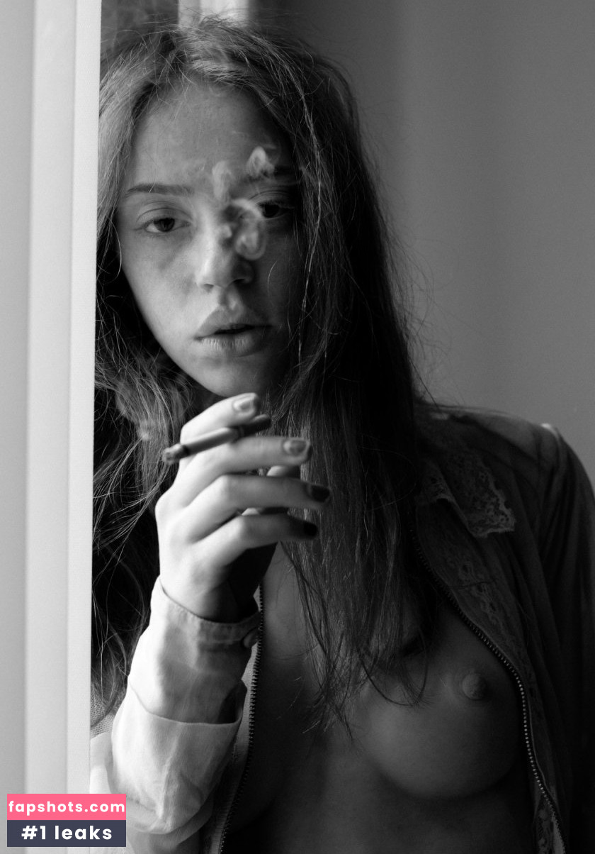 Lily Newmark Nude Leaks OnlyFans Photos #14 - LeakJerk