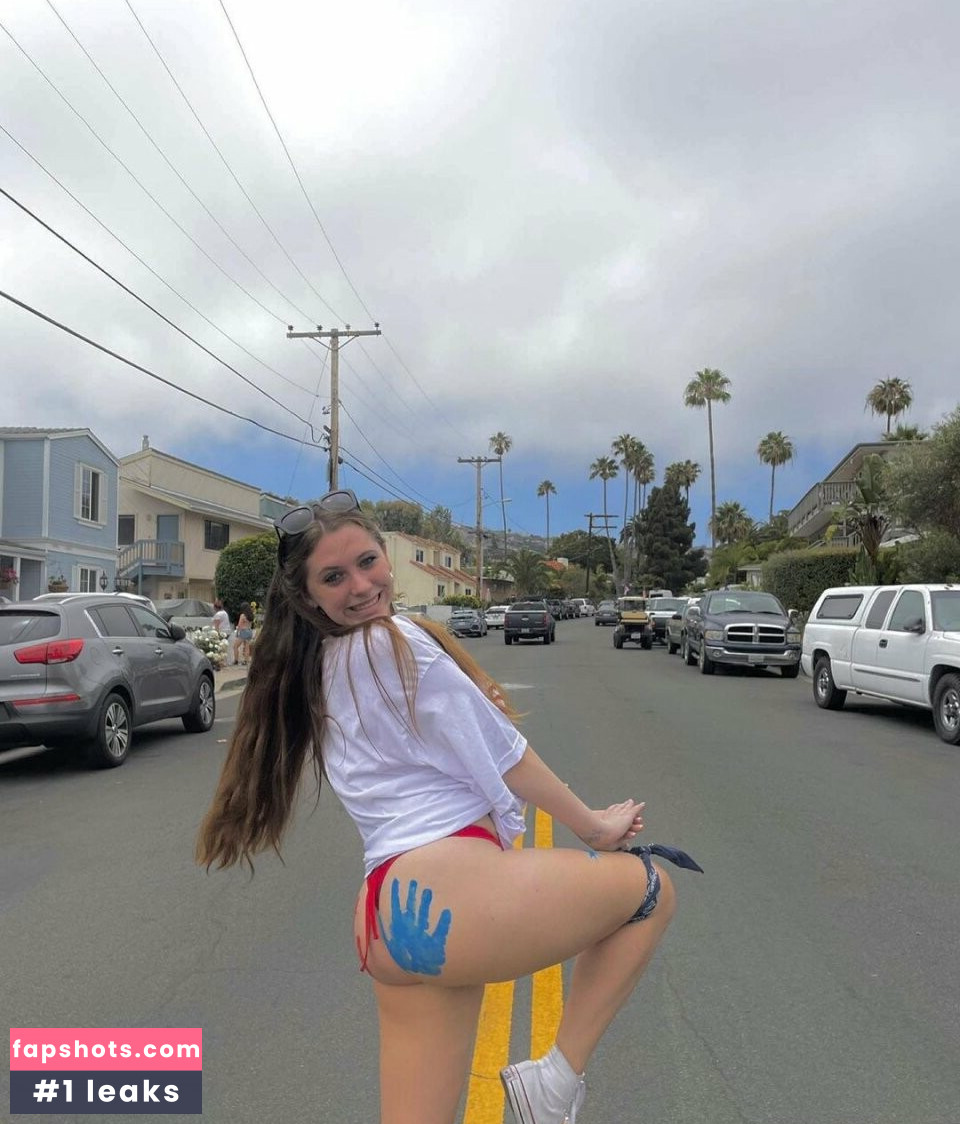 Lily Patrick gallery photo #3