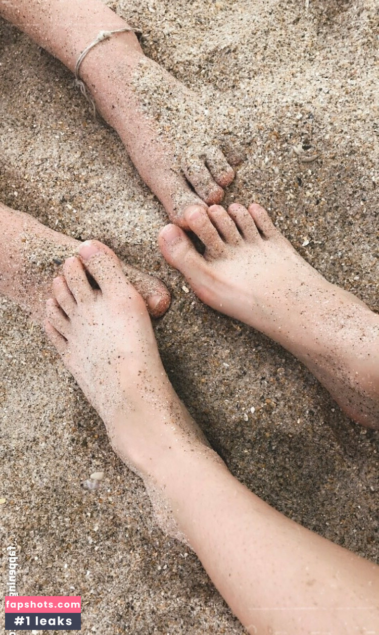 Lily Quinn Nude Leaks OnlyFans Photos #11 - LeakJerk