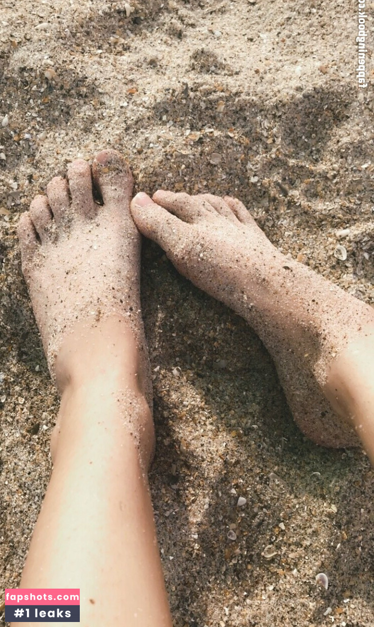 Lily Quinn Nude Leaks OnlyFans Photos #12 - LeakJerk