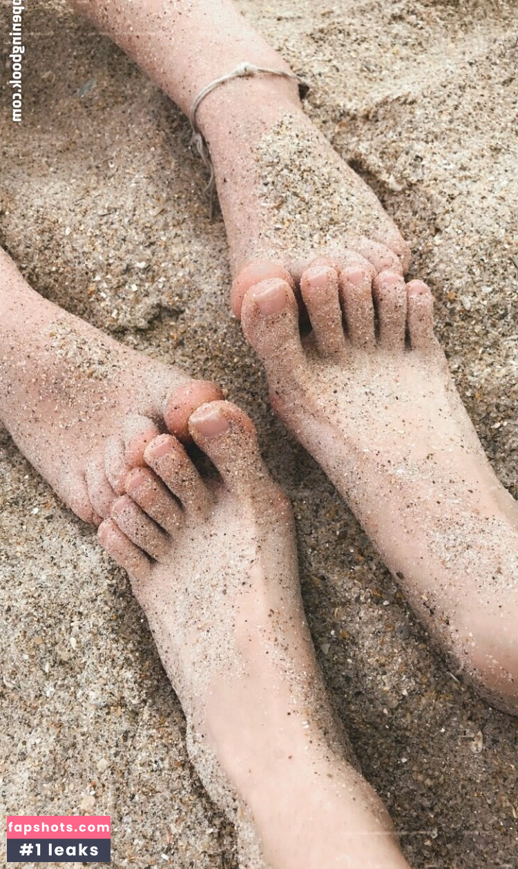 Lily Quinn Nude Leaks OnlyFans Photos #19 - LeakJerk