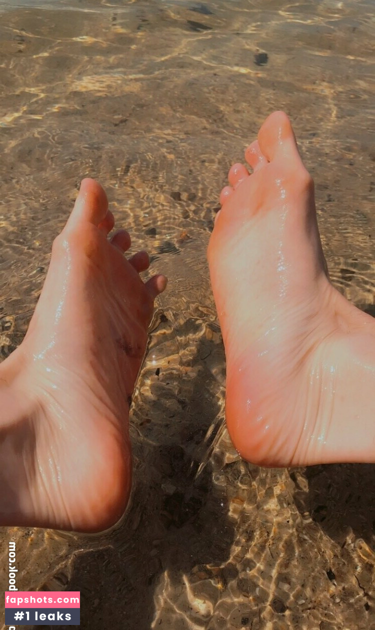 Lily Quinn Nude Leaks OnlyFans Photos #30 - LeakJerk