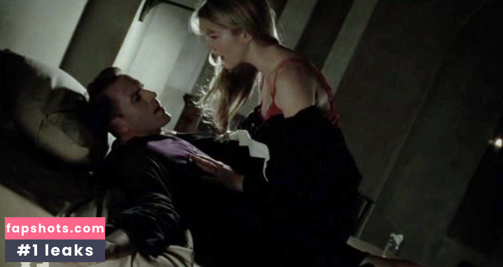 Lily Rabe gallery photo #12