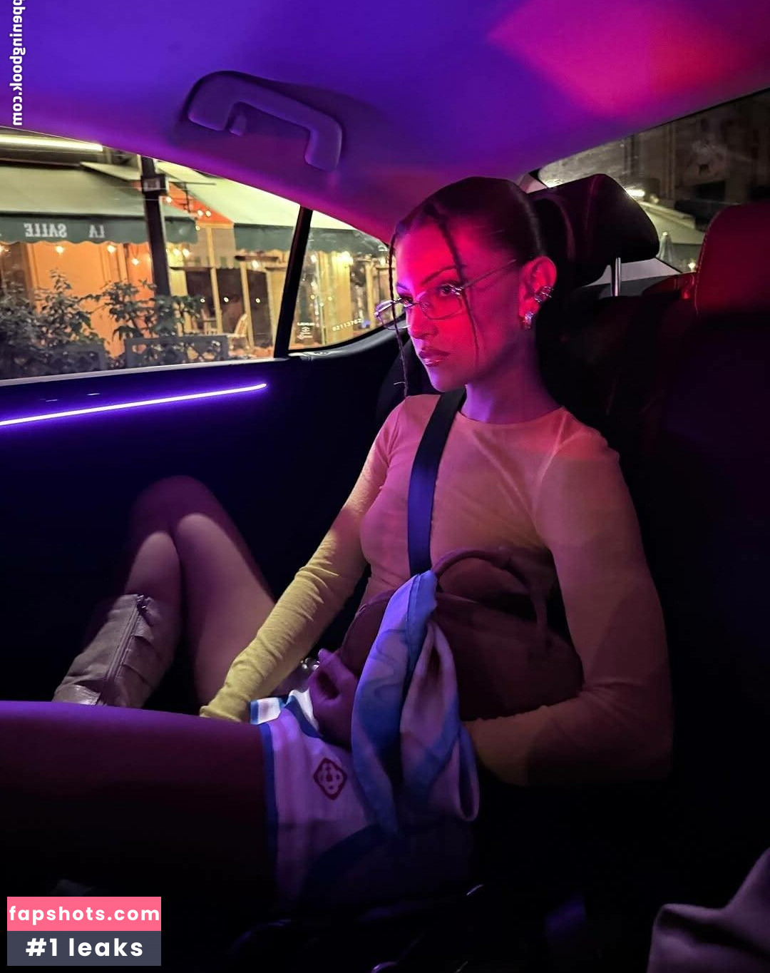 Lily Rowland gallery photo #18