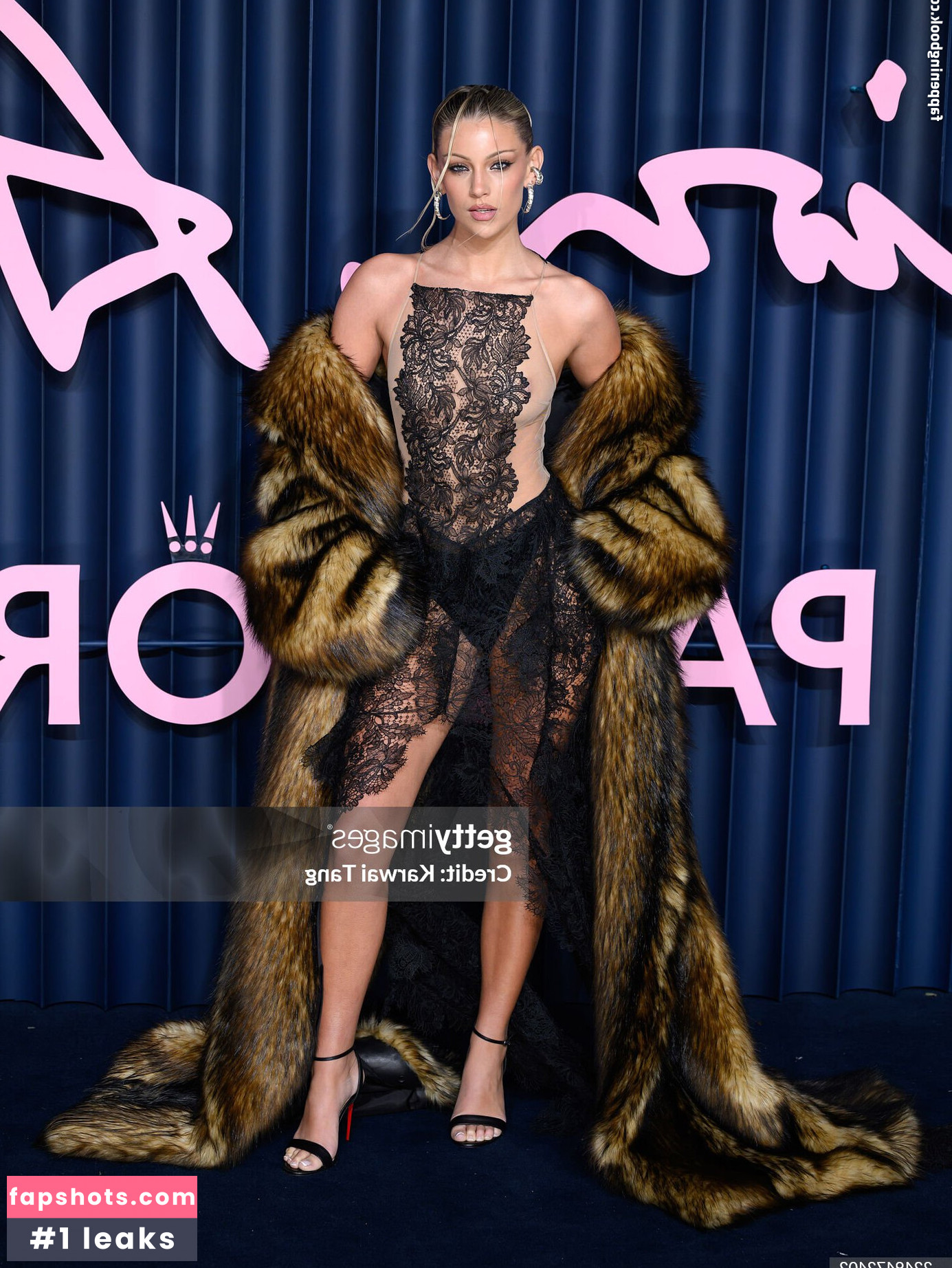 Lily Rowland gallery photo #8