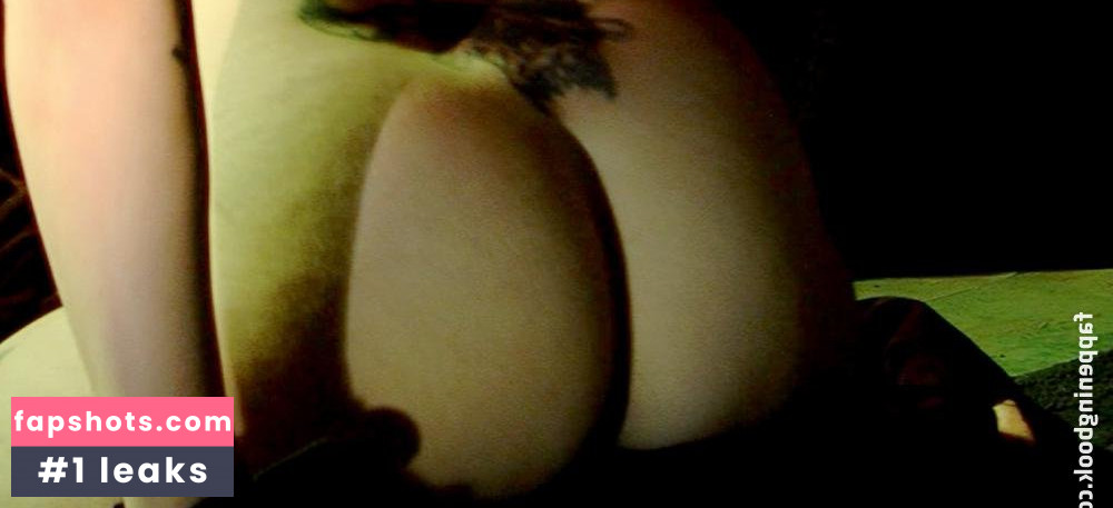 Lily St. Claire gallery photo #12