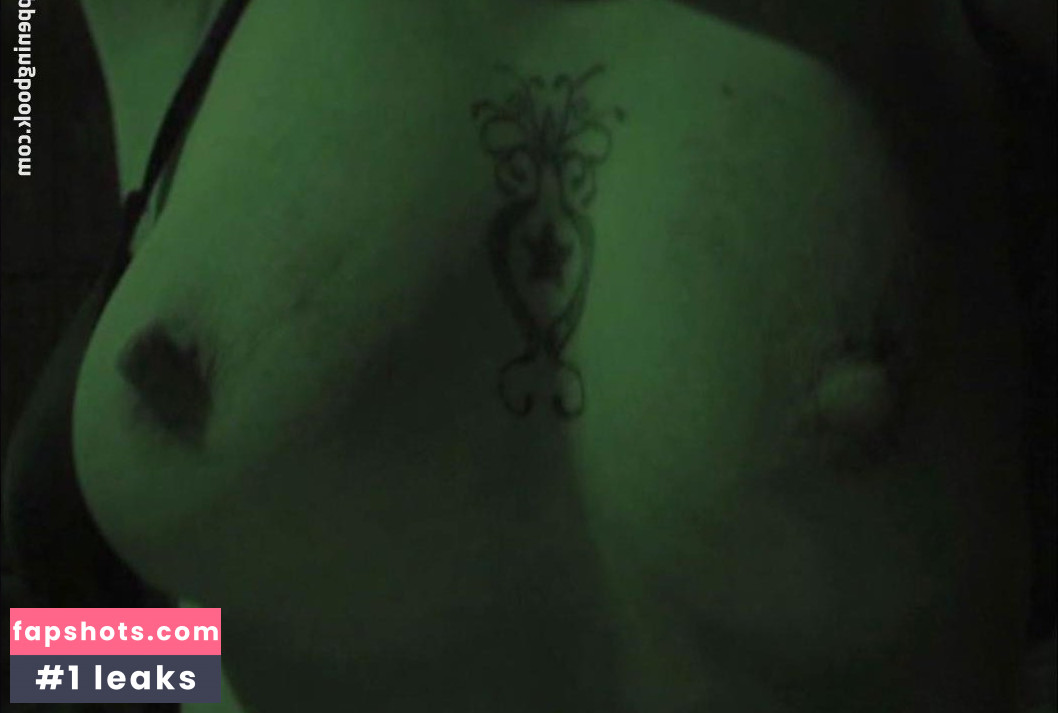 Lily St. Claire gallery photo #13