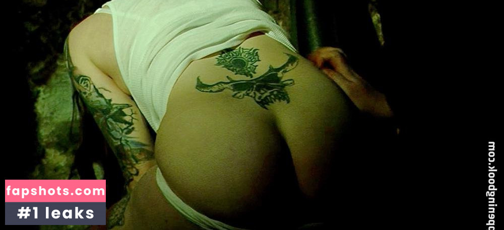 Lily St. Claire gallery photo #5