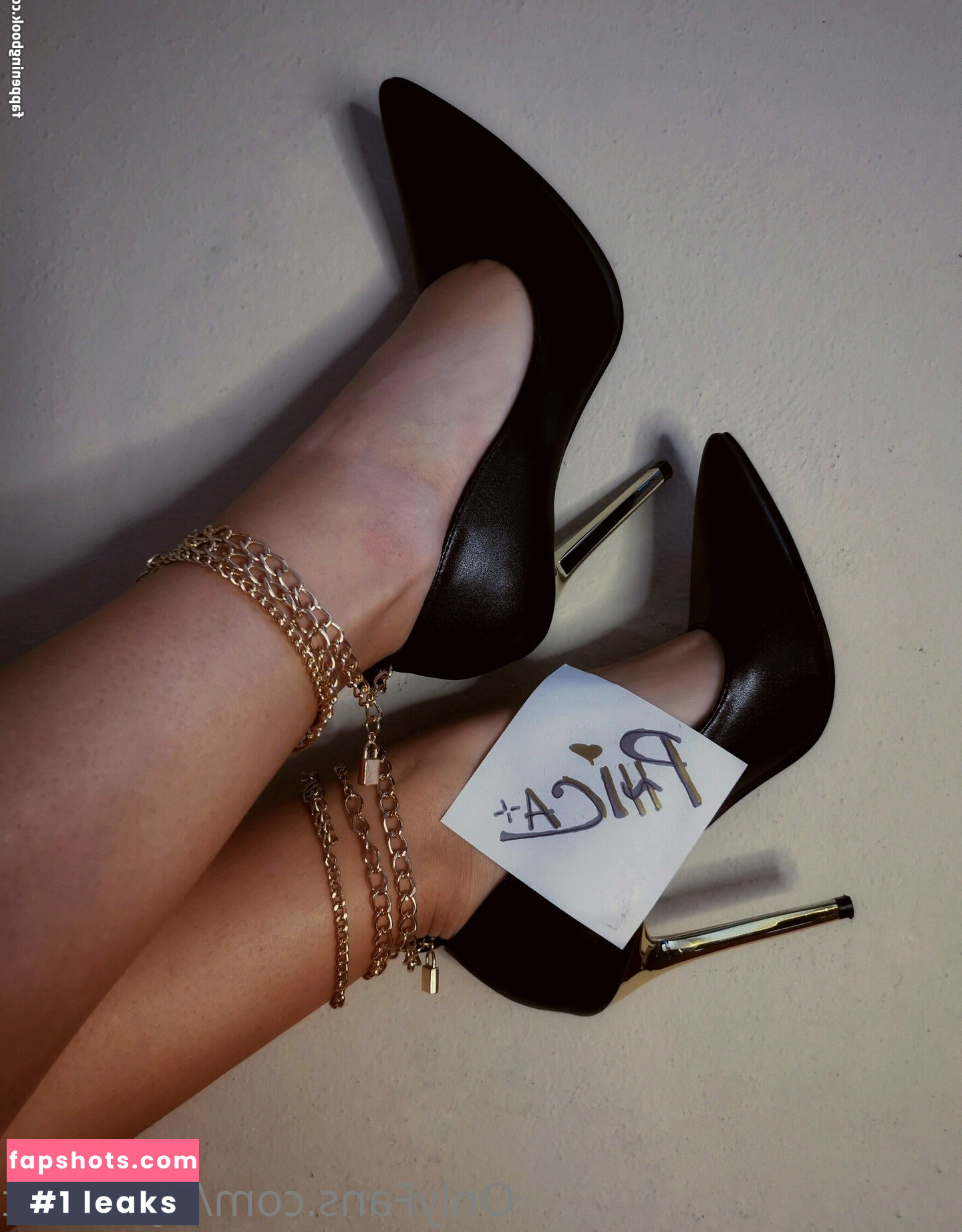 lily00feet Filtración Desnuda OnlyFans Foto #2 - Fapshots