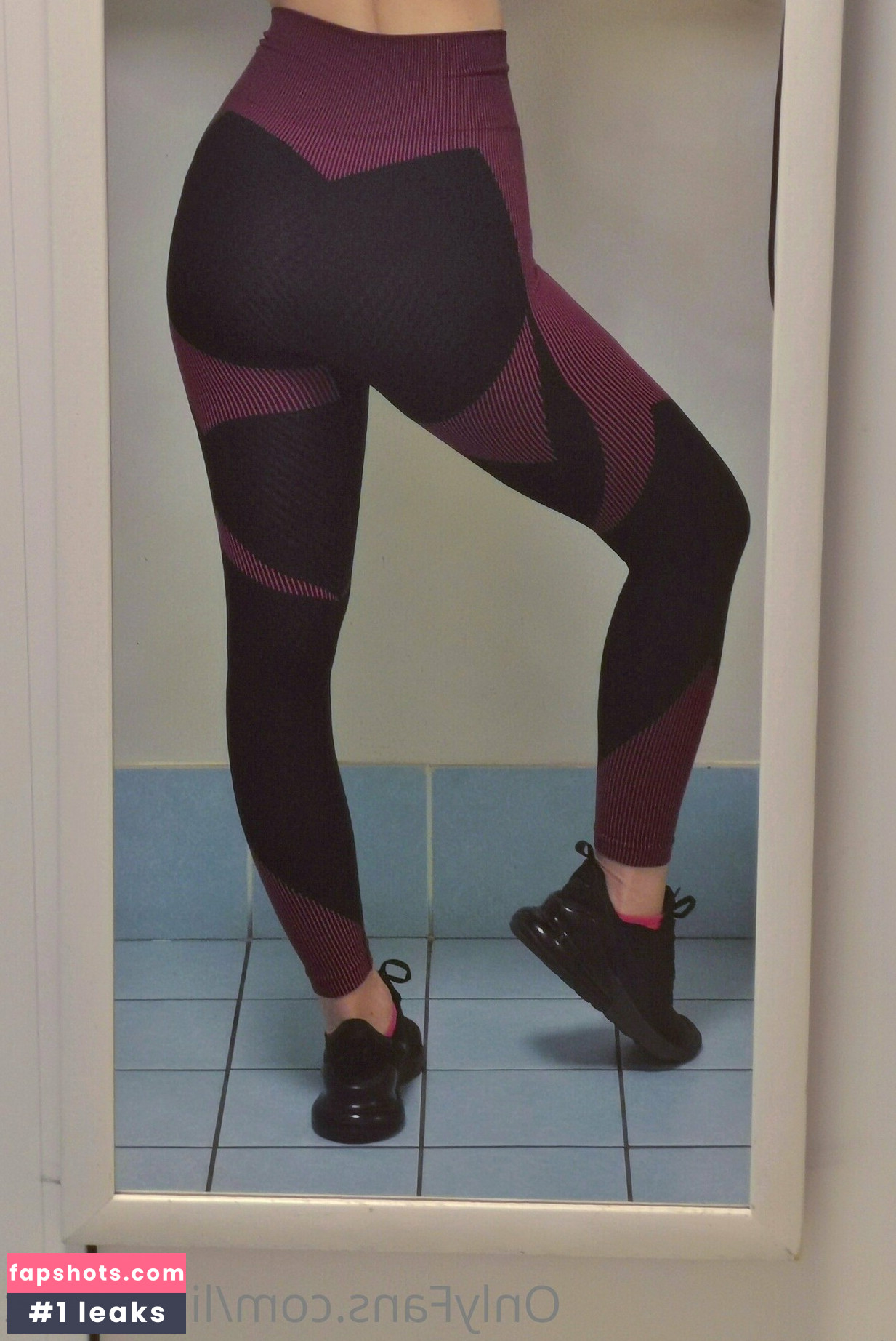 lily00feet Filtración Desnuda OnlyFans Foto #18 - Fapshots