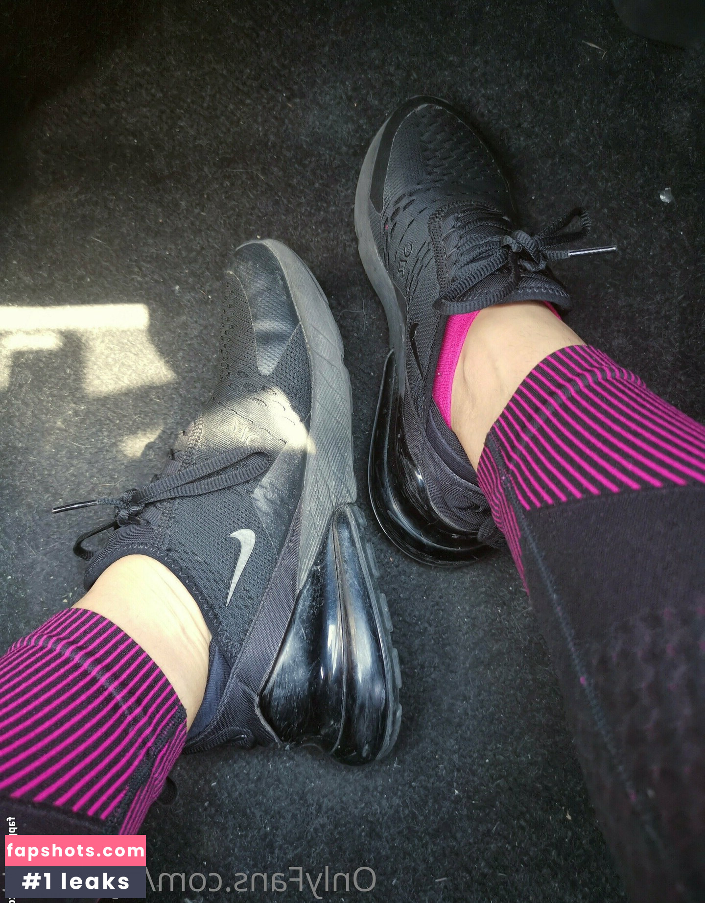 lily00feet Filtración Desnuda OnlyFans Foto #7 - Fapshots