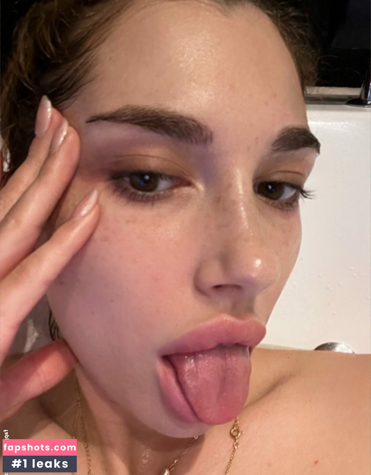 LilyGabrieli gallery photo #7