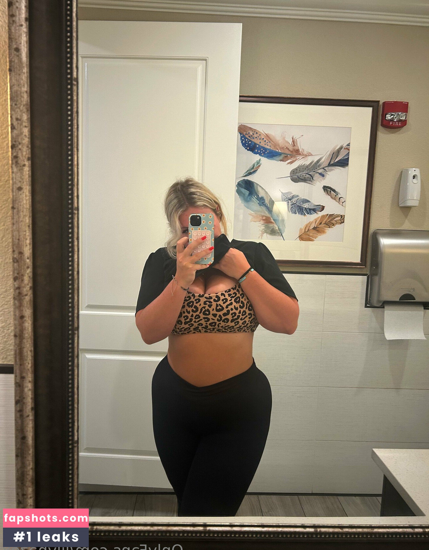 lilyhazex nude babe gallery