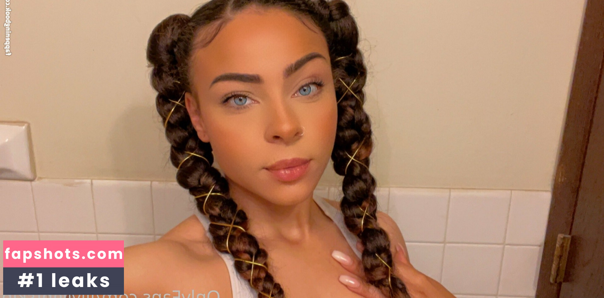 lilylightskin nude babe gallery