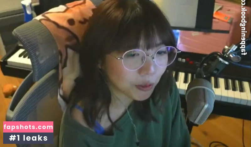 LilyPichu gallery photo #167