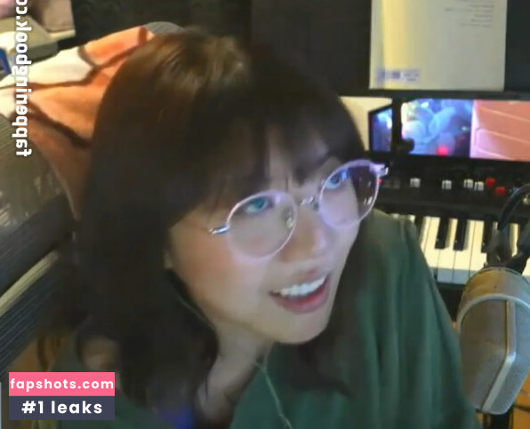 LilyPichu gallery photo #169