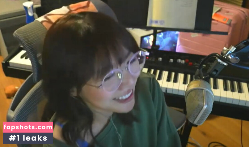 LilyPichu gallery photo #173