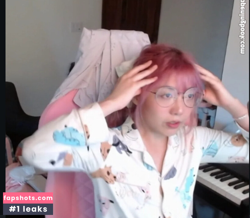 LilyPichu gallery photo #23