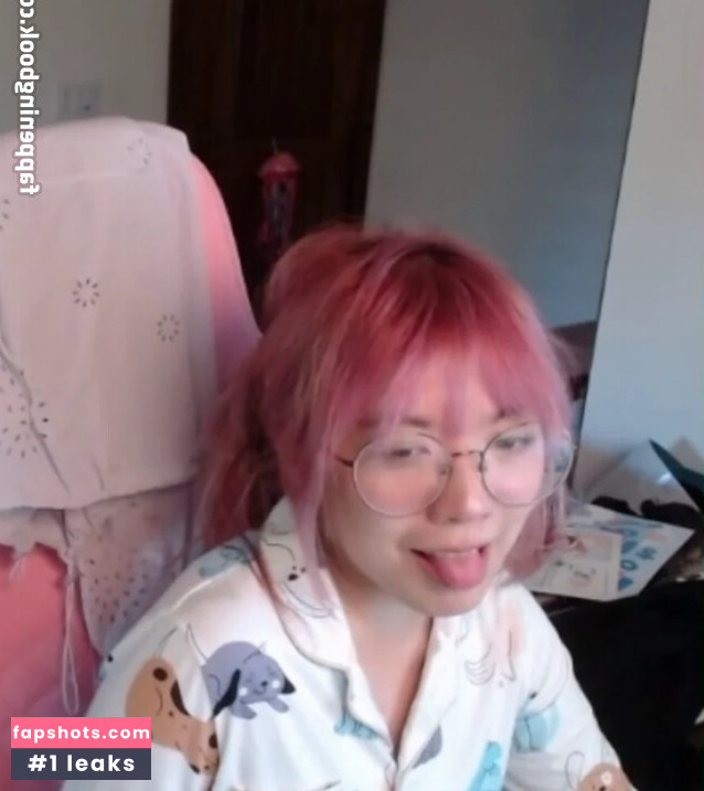 LilyPichu gallery photo #30