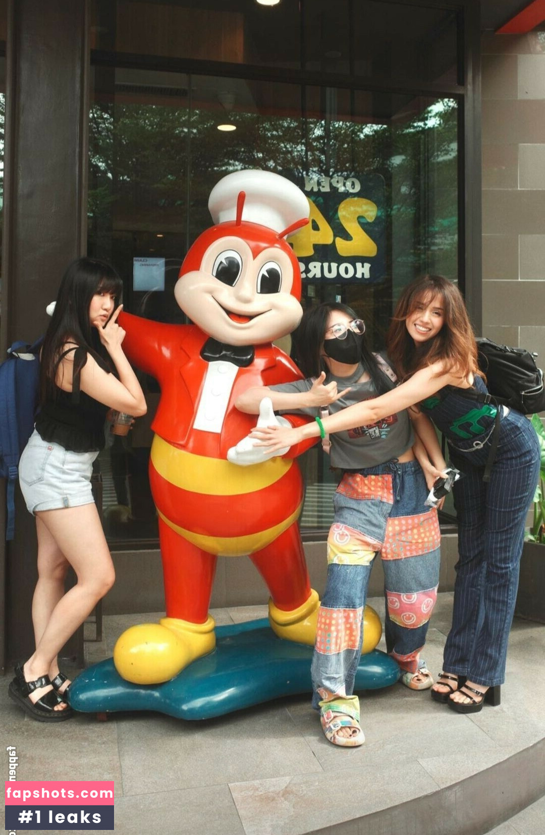 LilyPichu gallery photo #325