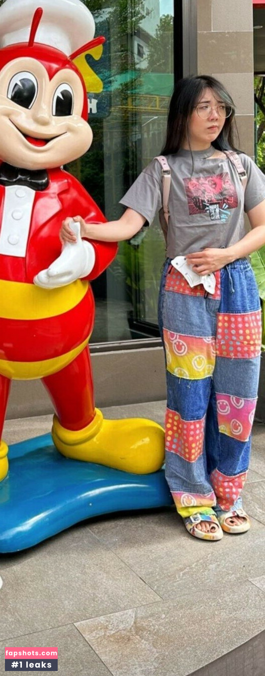 LilyPichu gallery photo #326