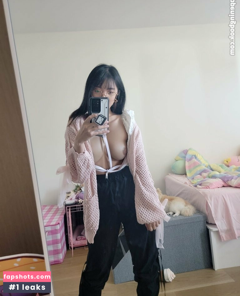 LilyPichu gallery photo #333