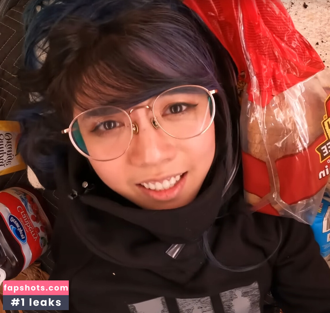 LilyPichu gallery photo #423