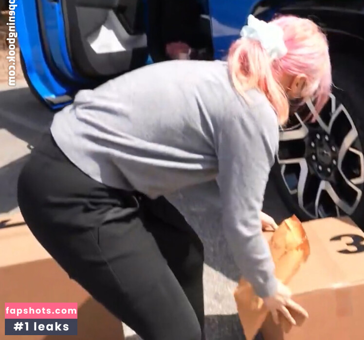 LilyPichu gallery photo #46