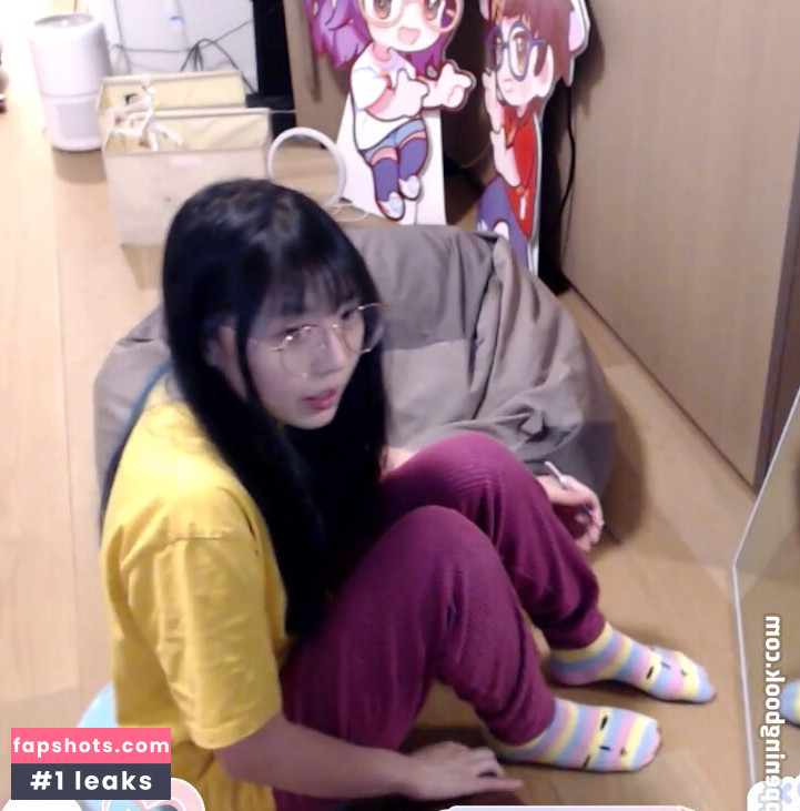 LilyPichu gallery photo #552